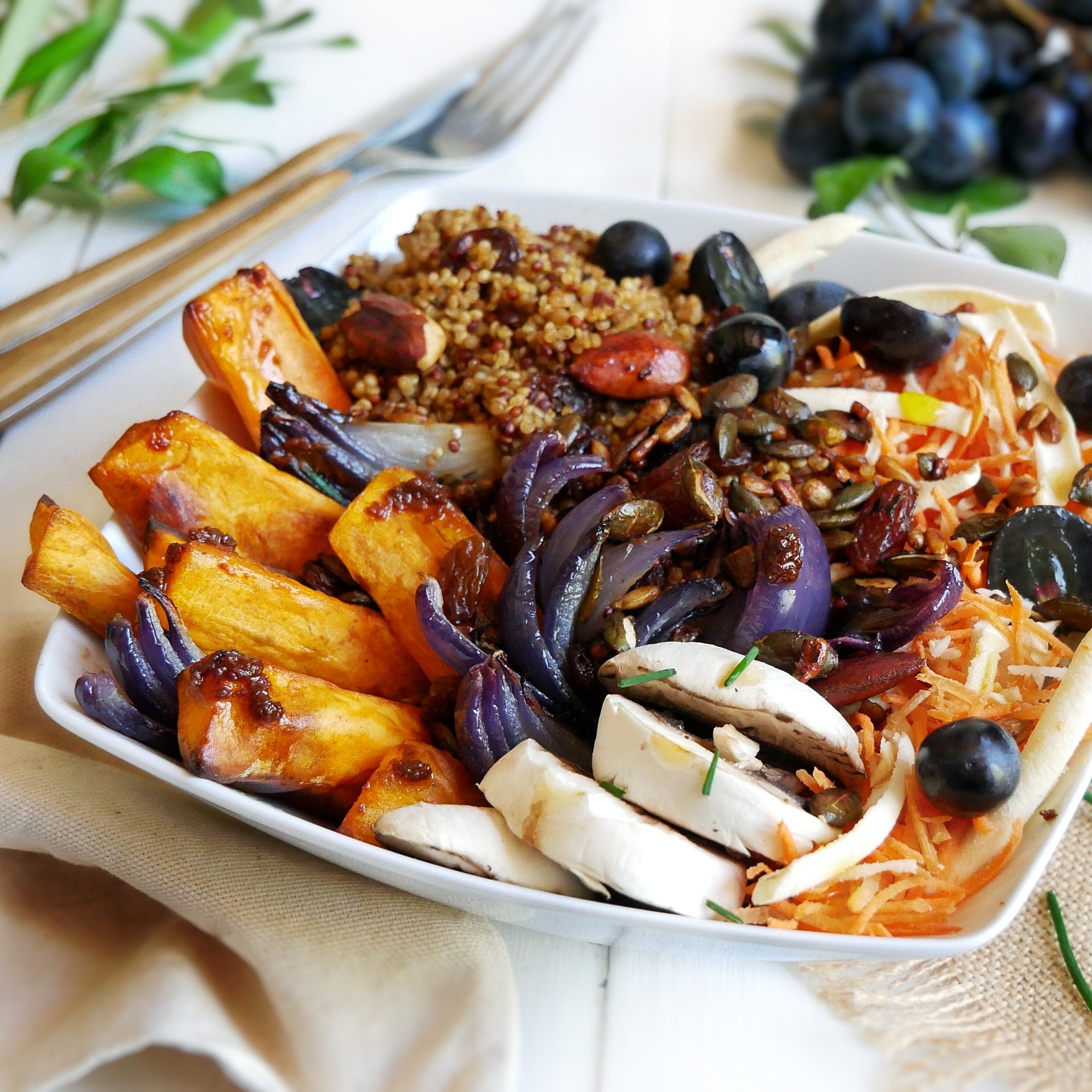BUDDHA BOWL AUTOMNE, patate douce oignon rôtis & panais