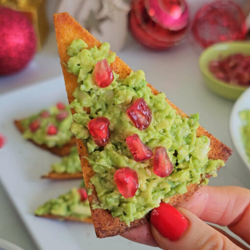 Nachos express de wrap au four et guacamole - recette apéro de Noël
